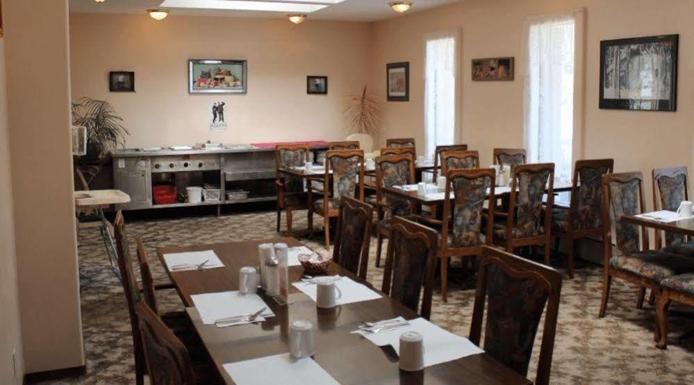 Mile Zero Motel Midway Bagian luar foto