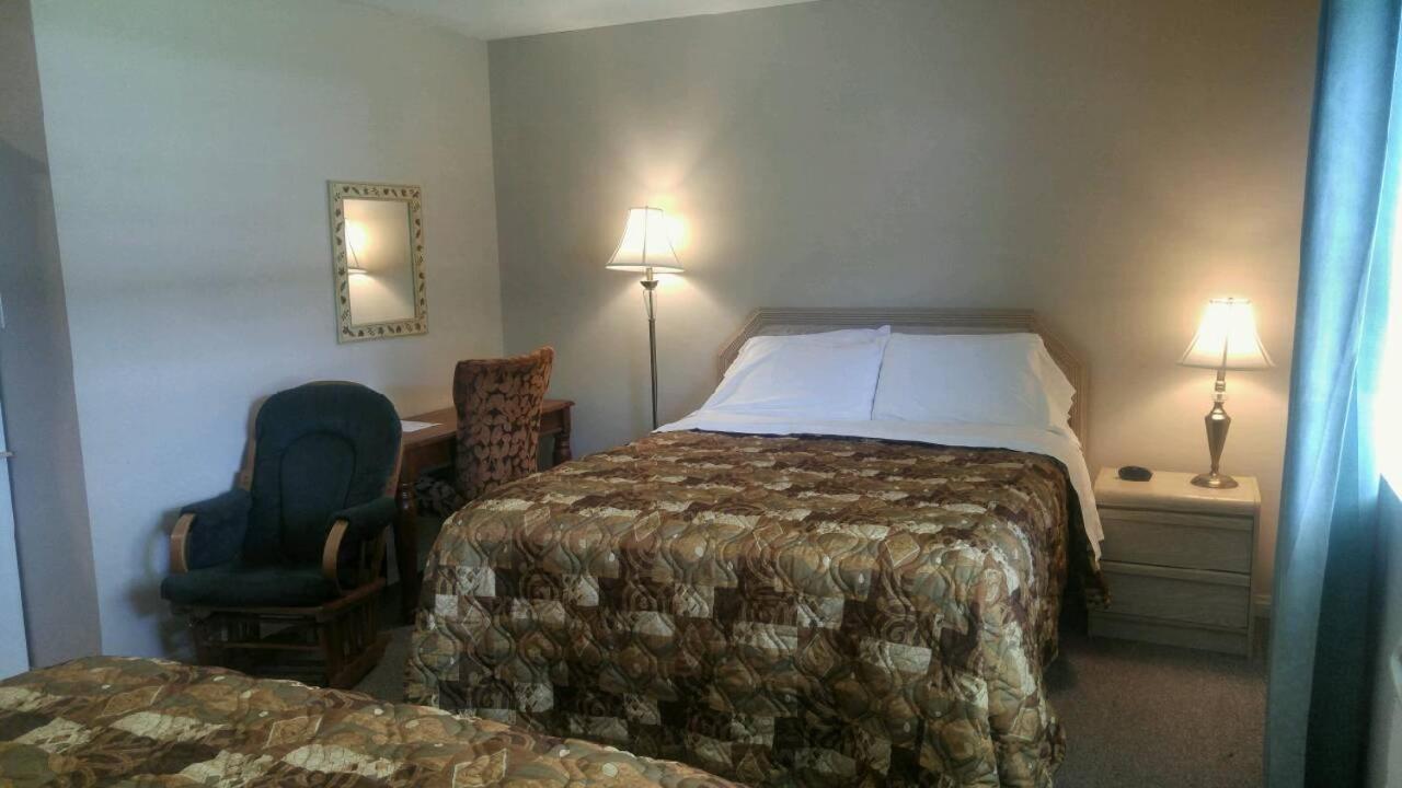Mile Zero Motel Midway Bagian luar foto